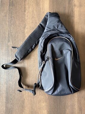 Nike Black/Ironstone Crossbody Sling Bag (8L) DJ9796-010